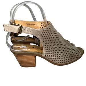Lucky Brand Suede Leather Perforated open toe Slingback sandals Size 7.5